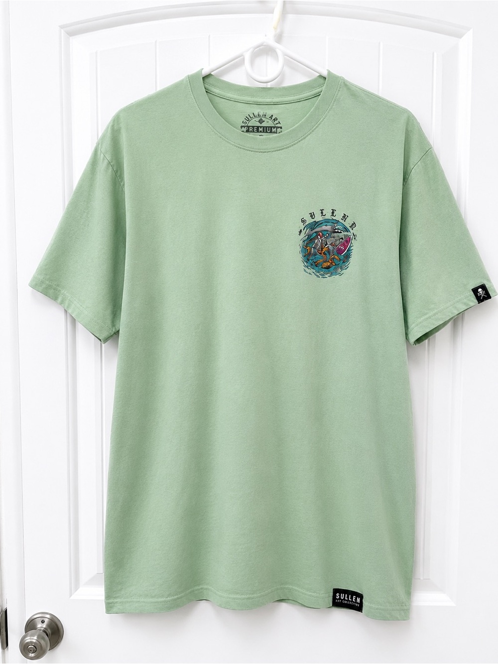 Sullen Art Collective Skeleton Shark Surf Graphic Tee Men’s XL